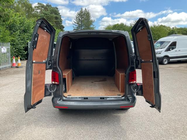 2023 Volkswagen Transporter 2.0 Tdi 150 Highline Van (DU23FFJ) Image 12