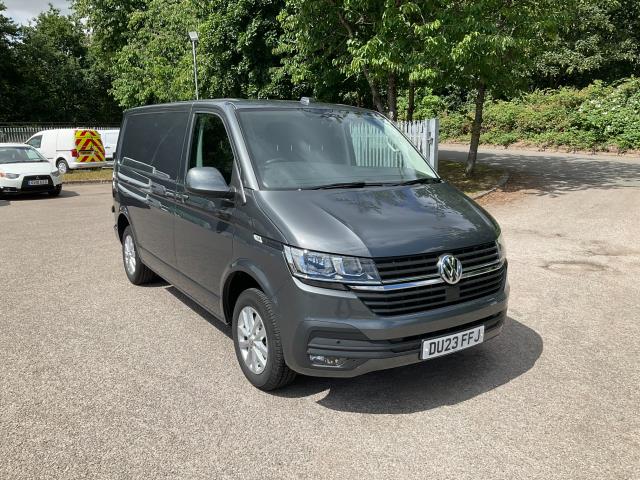 2023 Volkswagen Transporter 2.0 Tdi 150 Highline Van (DU23FFJ) Image 2