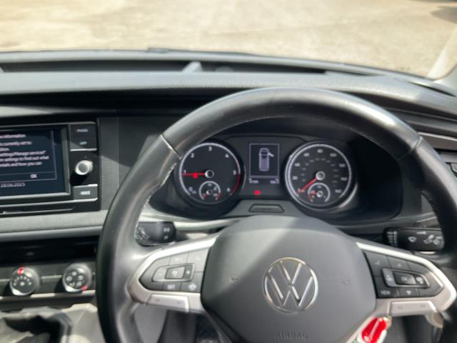 2023 Volkswagen Transporter 2.0 Tdi 150 Highline Van (DU23FFJ) Image 16