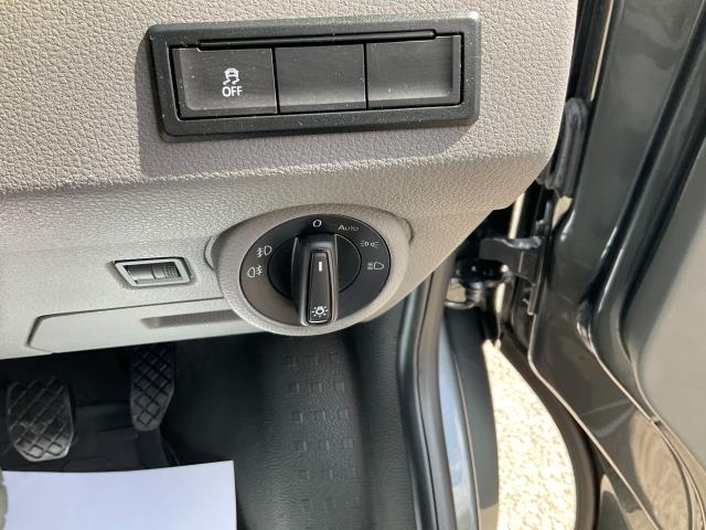 2023 Volkswagen Transporter 2.0 Tdi 150 Highline Van (DU23FFJ) Image 33