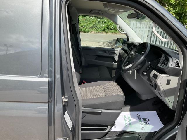 2023 Volkswagen Transporter 2.0 Tdi 150 Highline Van (DU23FFJ) Image 15