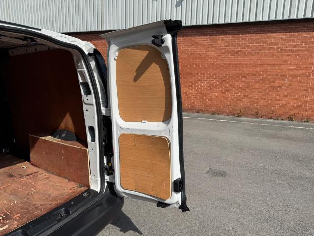 2022 Volkswagen Caddy 2.0 TDI 75Ps Commerce Van (DU72EYM) Image 56
