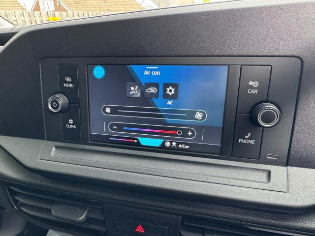 2022 Volkswagen Caddy 2.0 Tdi 75Ps Commerce Van (DU72EYX) Image 32