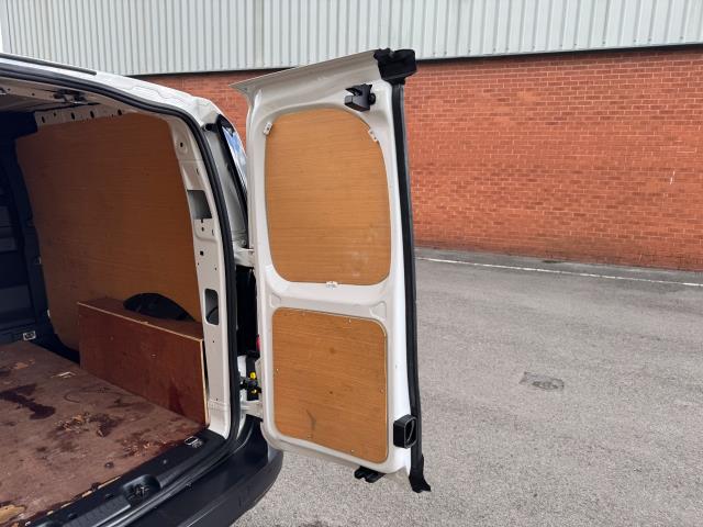 2022 Volkswagen Caddy 2.0 Tdi 75Ps Commerce Van (DU72EYX) Image 56
