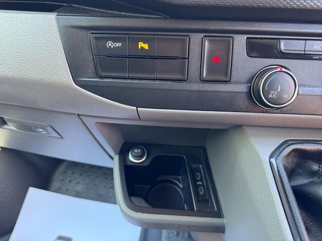 2023 Volkswagen Transporter 2.0 TDI 150 Highline Van (DU73FVX) Image 33