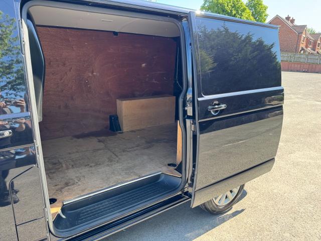 2023 Volkswagen Transporter 2.0 TDI 150 Highline Van (DU73FVX) Image 45