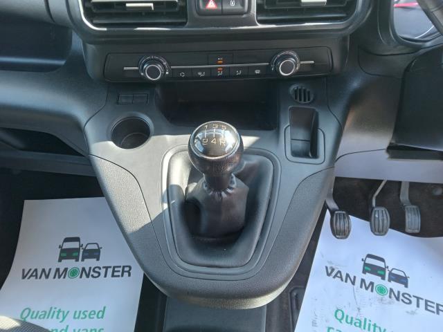 2021 Vauxhall Combo Cargo 2300 1.5 Turbo D 100Ps H1 Dynamic Van (Speed Limiter Fitted 70 MPH) (DV21MLL) Image 27