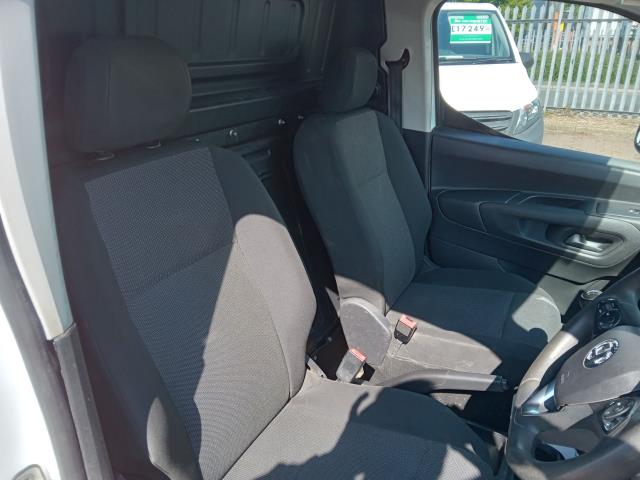2021 Vauxhall Combo Cargo 2300 1.5 Turbo D 100Ps H1 Dynamic Van (Speed Limiter Fitted 70 MPH) (DV21MLL) Image 21