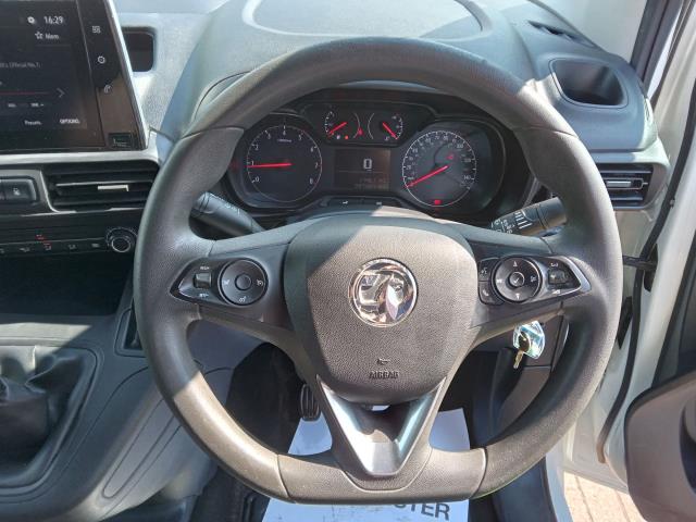 2021 Vauxhall Combo Cargo 2300 1.5 Turbo D 100Ps H1 Dynamic Van (Speed Limiter Fitted 70 MPH) (DV21MLL) Image 24