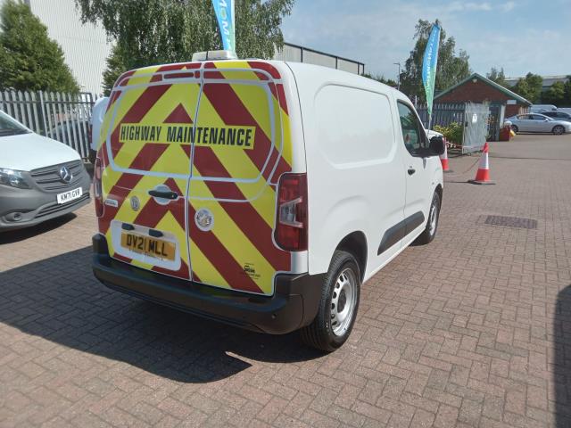 2021 Vauxhall Combo Cargo 2300 1.5 Turbo D 100Ps H1 Dynamic Van (Speed Limiter Fitted 70 MPH) (DV21MLL) Image 7
