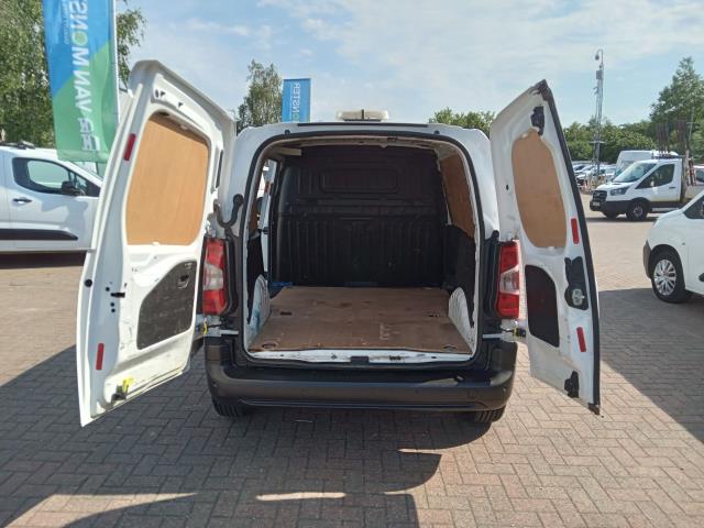 2021 Vauxhall Combo Cargo 2300 1.5 Turbo D 100Ps H1 Dynamic Van (Speed Limiter Fitted 70 MPH) (DV21MLL) Image 19