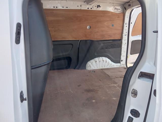 2021 Vauxhall Combo Cargo 2300 1.5 Turbo D 100Ps H1 Dynamic Van (Speed Limiter Fitted 70 MPH) (DV21MLL) Image 17