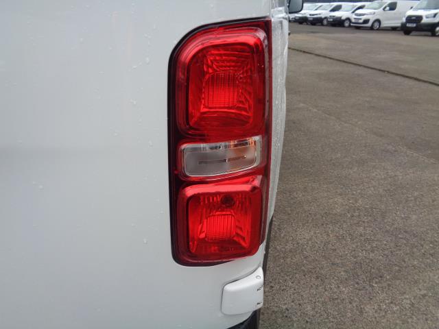 2021 Vauxhall Vivaro 2900 1.5D 100Ps Dynamic H1 Van (DV21MSX) Image 16