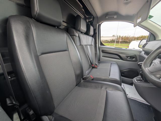 2021 Vauxhall Vivaro 2900 1.5D 100Ps Dynamic H1 Van (DV21MXJ) Image 16