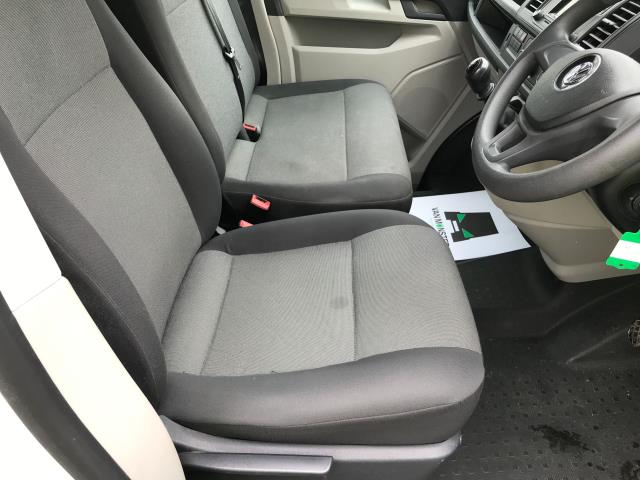 2019 Volkswagen Transporter  T28 SWB 2.0TDI BMT 102PS STARTLINE EURO 6 AIR CON (DV69USX) Image 9