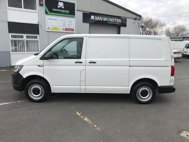 2019 Volkswagen Transporter  T28 SWB 2.0TDI BMT 102PS STARTLINE EURO 6 AIR CON (DV69USX) Image 6