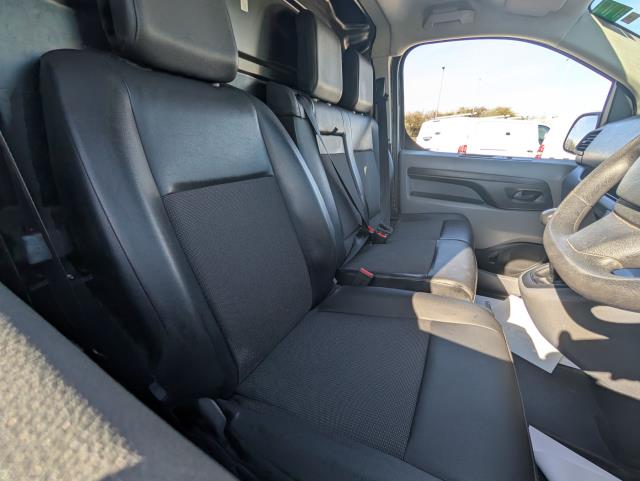 2020 Vauxhall Vivaro 3100 2.0D 150Ps Sportive H1 Van (DV70UOC) Image 16