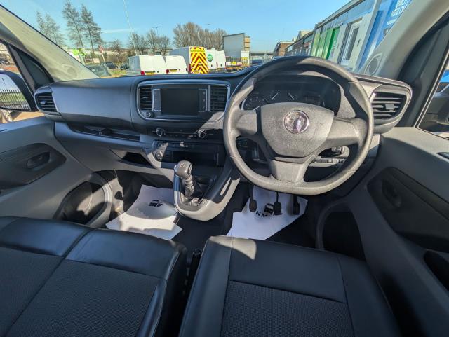 2020 Vauxhall Vivaro 3100 2.0D 150Ps Sportive H1 Van (DV70UOC) Image 17