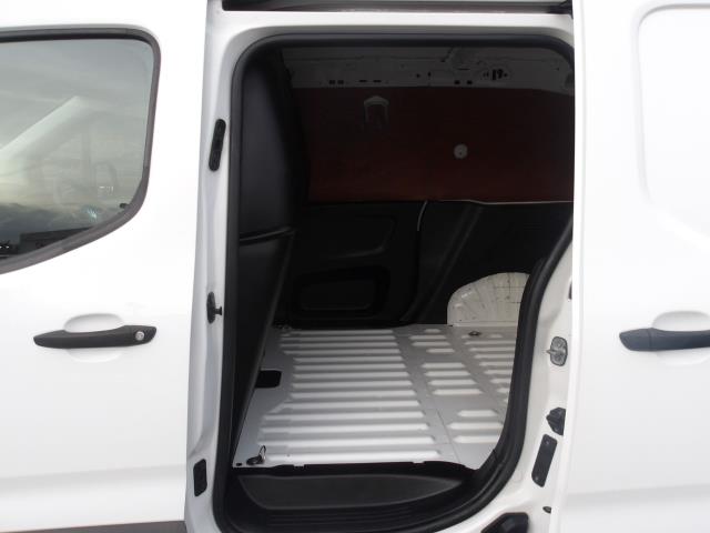 2021 Vauxhall Combo Cargo 2300 1.5 Turbo D 100Ps H1 Dynamic Van (DV71HZZ) Image 14