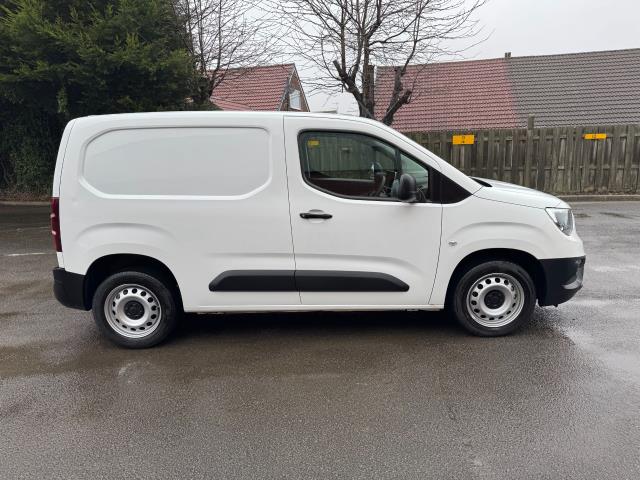 2021 Vauxhall Combo Cargo 2300 1.5 Turbo D 100Ps H1 Dynamic Van (DV71JMO) Image 10