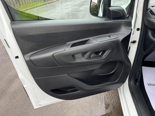 2021 Vauxhall Combo Cargo 2300 1.5 Turbo D 100Ps H1 Dynamic Van (DV71JMO) Image 40