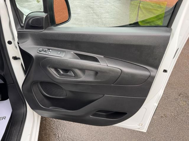 2021 Vauxhall Combo Cargo 2300 1.5 Turbo D 100Ps H1 Dynamic Van (DV71JMO) Image 18