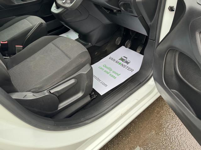 2021 Vauxhall Combo Cargo 2300 1.5 Turbo D 100Ps H1 Dynamic Van (DV71JMO) Image 17