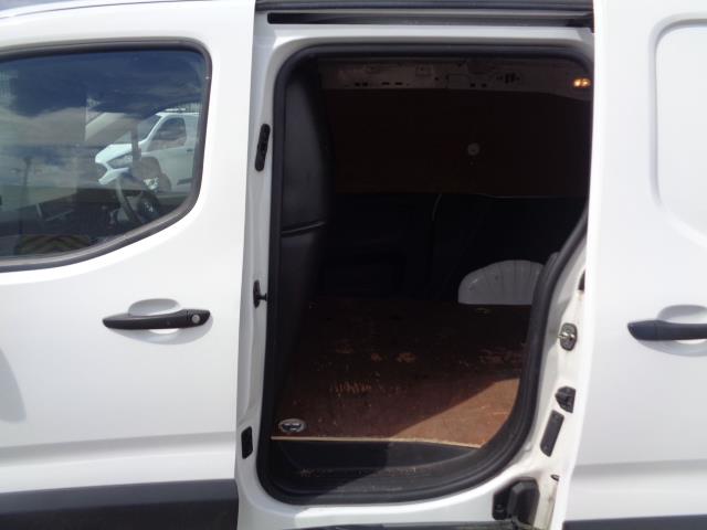 2021 Vauxhall Combo Cargo 2300 1.5 Turbo D 100Ps H1 Dynamic Van (DV71JVH) Image 16