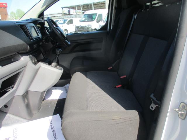 2022 Vauxhall Vivaro 2900 1.5D 100Ps Dynamic H1 Van (DV72HVH) Image 26