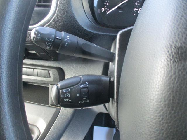 2022 Vauxhall Vivaro 2900 1.5D 100Ps Dynamic H1 Van (DV72HVH) Image 19