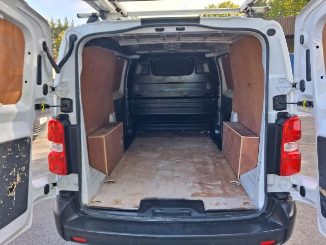 2022 Vauxhall Vivaro 2900 L2 H1 1.5D 100PS DYNAMIC EURO 6 (DV72HVX) Image 17