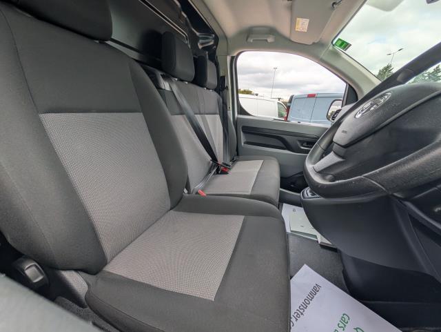 2022 Vauxhall Vivaro 2900 1.5D 100Ps Dynamic H1 Van (DV72HVX) Image 19