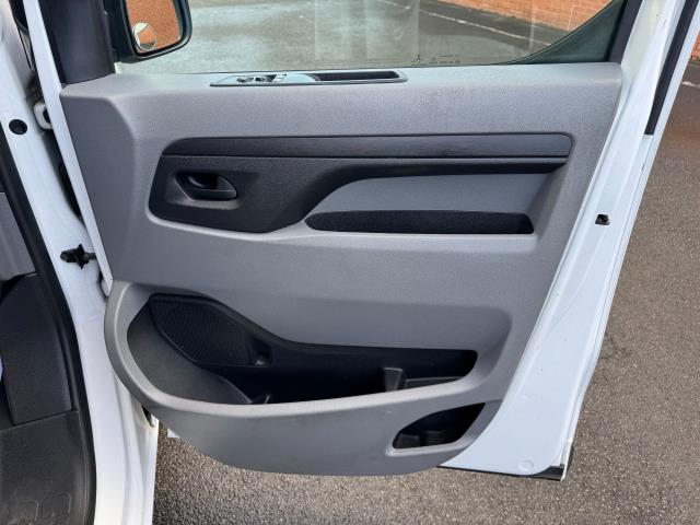 2022 Vauxhall Vivaro 2900 1.5D 100Ps Dynamic H1 Van (DV72OUX) Image 18