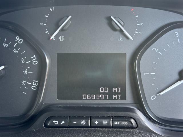2022 Vauxhall Vivaro 2900 1.5D 100Ps Dynamic H1 Van (DV72OUX) Image 12