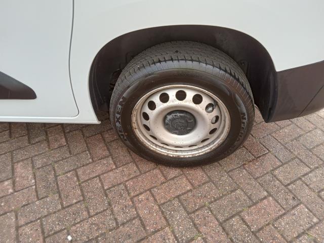 2021 Vauxhall Combo Cargo 2300 1.5 Turbo D 100Ps H1 Dynamic Van (DW21AUR) Image 10