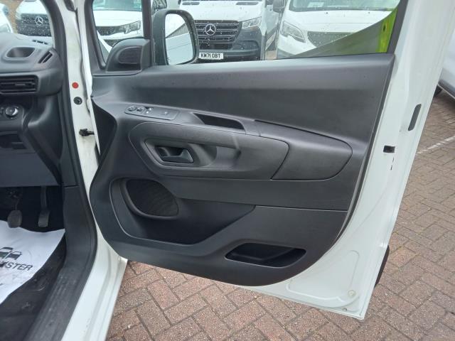 2021 Vauxhall Combo Cargo 2300 1.5 Turbo D 100Ps H1 Dynamic Van (DW21AUR) Image 26