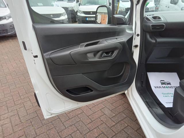 2021 Vauxhall Combo Cargo 2300 1.5 Turbo D 100Ps H1 Dynamic Van (DW21AUR) Image 15
