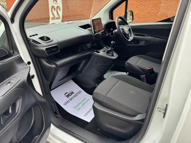 2021 Vauxhall Combo Cargo 2300 L2 1.5 Turbo D 100Ps H1 Dynamic Van (DW21AUU) Image 35