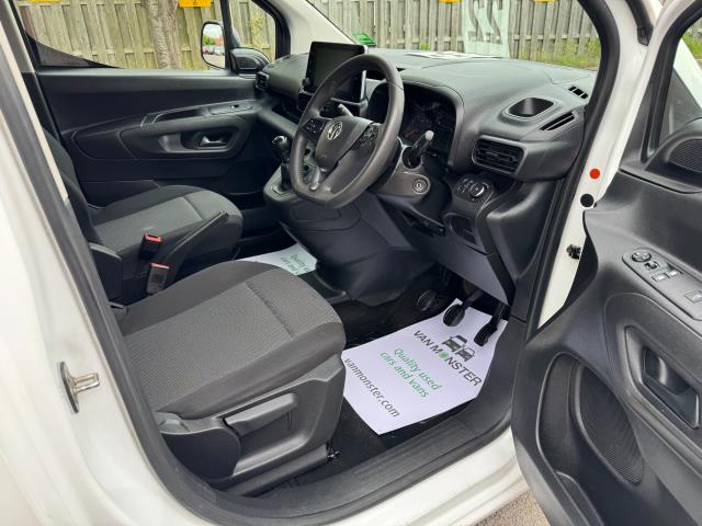 2021 Vauxhall Combo Cargo 2300 L2 1.5 Turbo D 100Ps H1 Dynamic Van (DW21AUU) Image 13