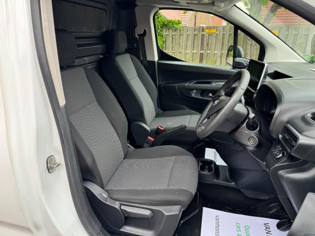 2021 Vauxhall Combo Cargo 2300 L2 1.5 Turbo D 100Ps H1 Dynamic Van (DW21AUU) Image 15