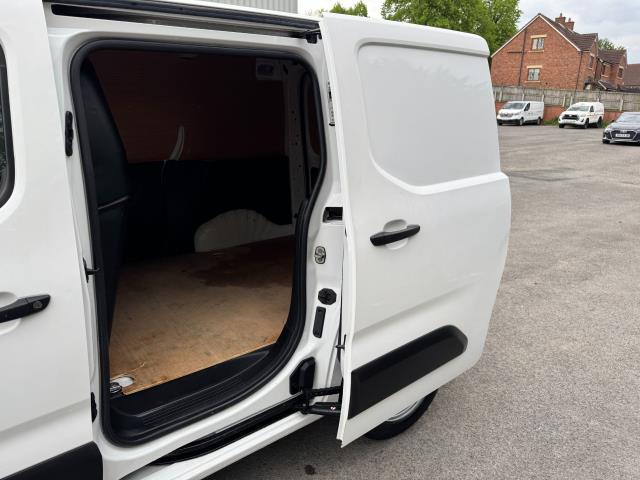 2021 Vauxhall Combo Cargo 2300 L2 1.5 Turbo D 100Ps H1 Dynamic Van (DW21AUU) Image 46