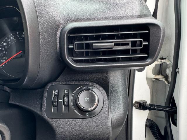 2021 Vauxhall Combo Cargo 2300 L2 1.5 Turbo D 100Ps H1 Dynamic Van (DW21AUU) Image 27