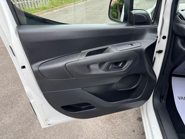 2021 Vauxhall Combo Cargo 2300 L2 1.5 Turbo D 100Ps H1 Dynamic Van (DW21AUU) Image 40