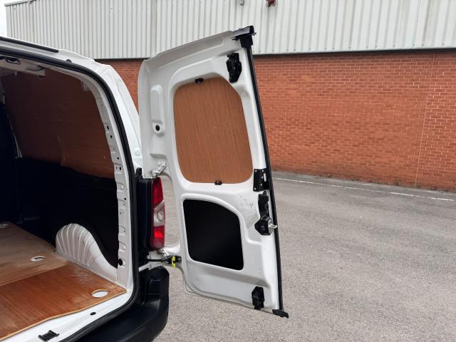 2021 Vauxhall Combo Cargo 2300 L2 1.5 Turbo D 100Ps H1 Dynamic Van (DW21AUU) Image 56