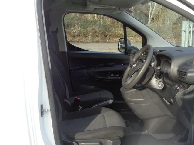2020 Vauxhall Combo Cargo 2300 1.5 Turbo D 100Ps H1 Sportive Van (DW69BDY) Image 12