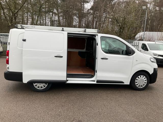 2020 Vauxhall Vivaro 2900 1.5D 100Ps Dynamic H1 Van (DW69BFX) Image 16