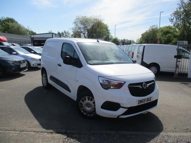 2020 Vauxhall Combo Cargo 2300 1.5 Turbo D 100Ps H1 Sportive Van (DW69BGE) Image 2
