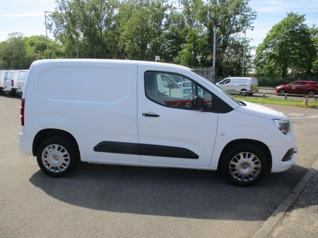 2020 Vauxhall Combo Cargo 2300 1.5 Turbo D 100Ps H1 Sportive Van (DW69BGE) Image 3