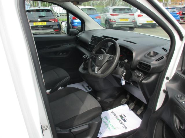 2020 Vauxhall Combo Cargo 2300 1.5 Turbo D 100Ps H1 Sportive Van (DW69BNK) Image 11