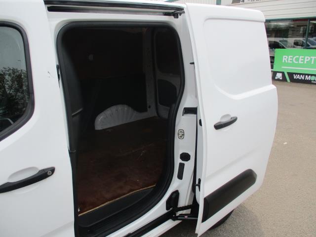 2020 Vauxhall Combo Cargo 2300 1.5 Turbo D 100Ps H1 Sportive Van (DW69BNK) Image 8